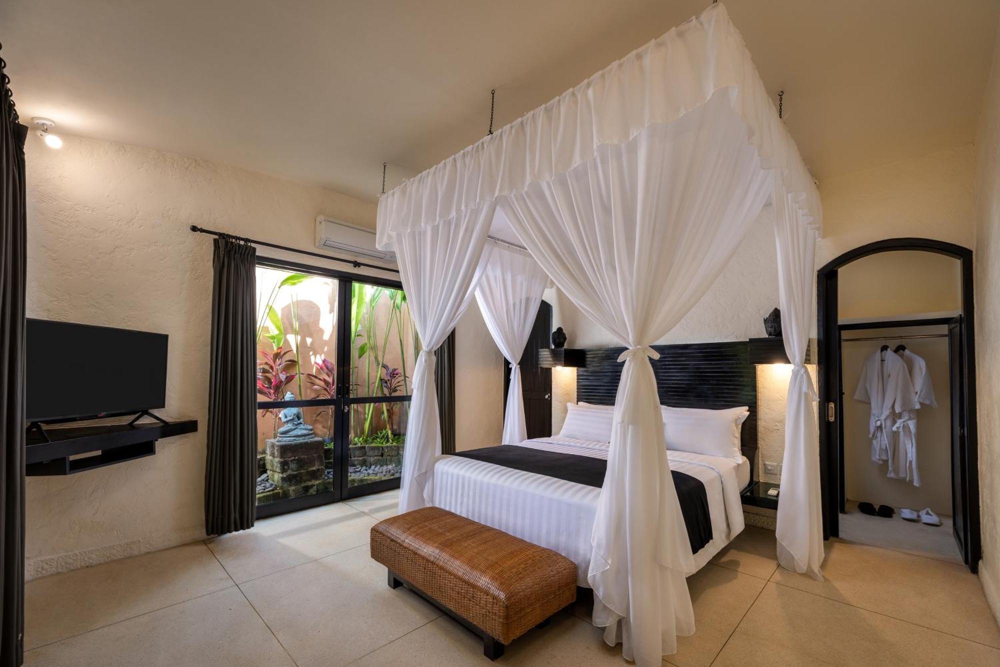 Impiana Private Villa *
